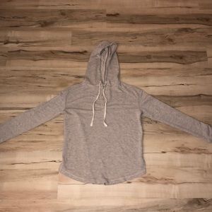 I’m selling a long sleeve shirt